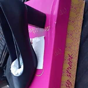 Black High Heel Platform Pumps